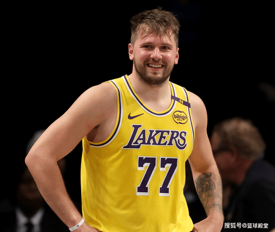 东契奇绝杀时刻，凯尔特人点燃赛场，状态爆棚迎来胜利！